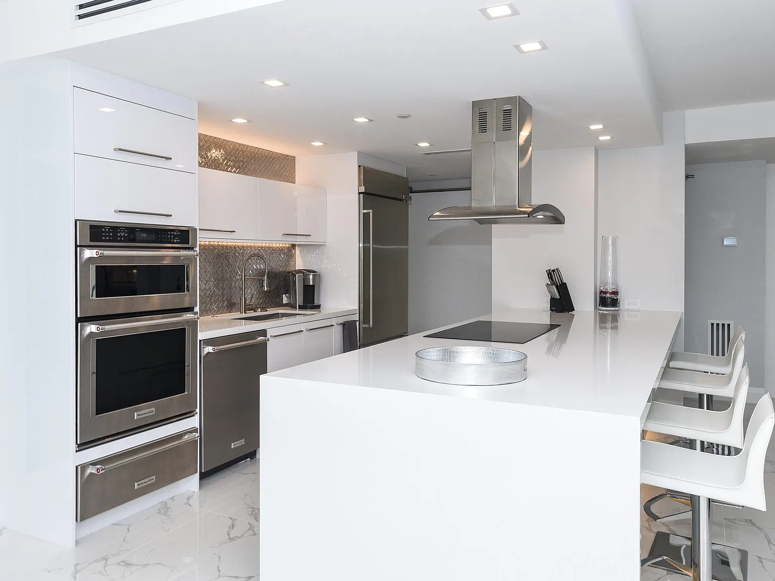 2 bed, 2.0 bath, 1524 sqft, $10,999 — Photo 4