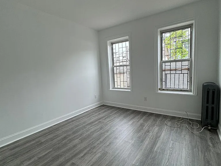 742 Sheffield Ave #1 — Photo 8
