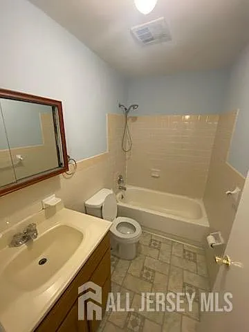 1105 N Oaks Blvd — Photo 9