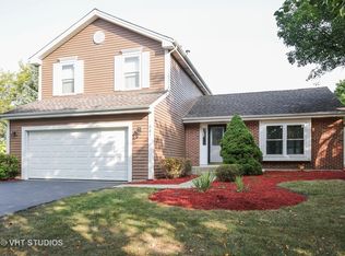 681 Lindsay Ct, Dundee, IL 60118