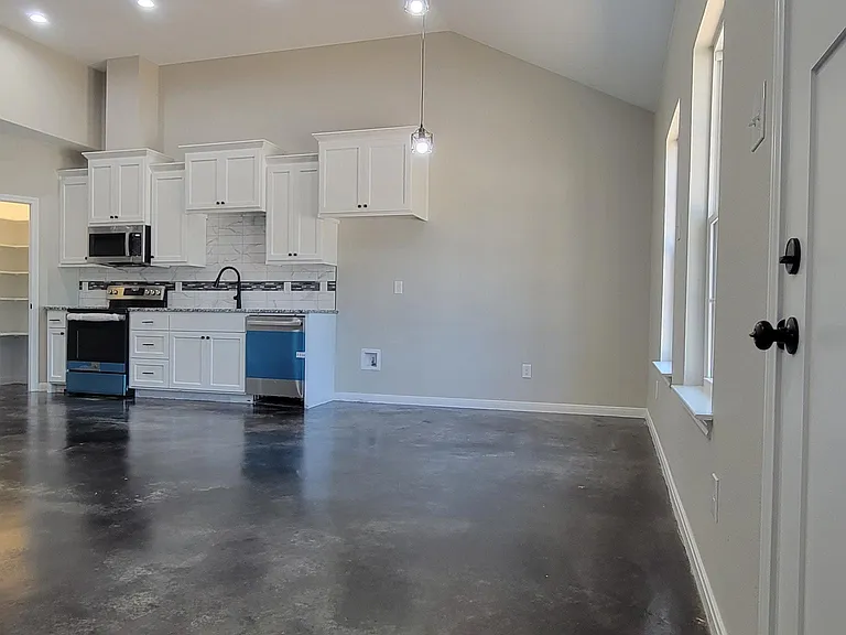 205 Hayes Ave #B — Photo 4