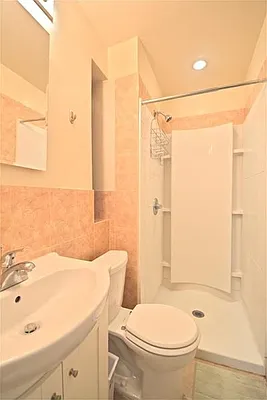 Rented by Maz Group NY | media 30