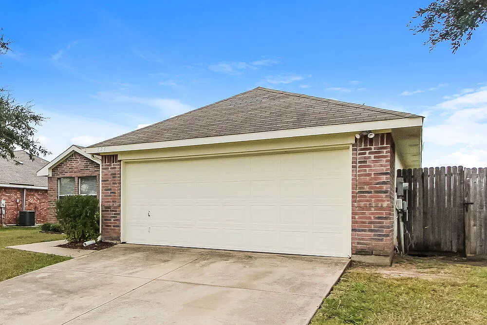 4 bed, 2.0 bath, 1530 sqft, $2,030 — Photo 3