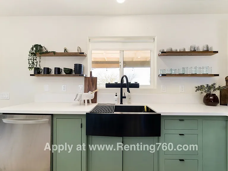 321 N Bonita Ave — Photo 11
