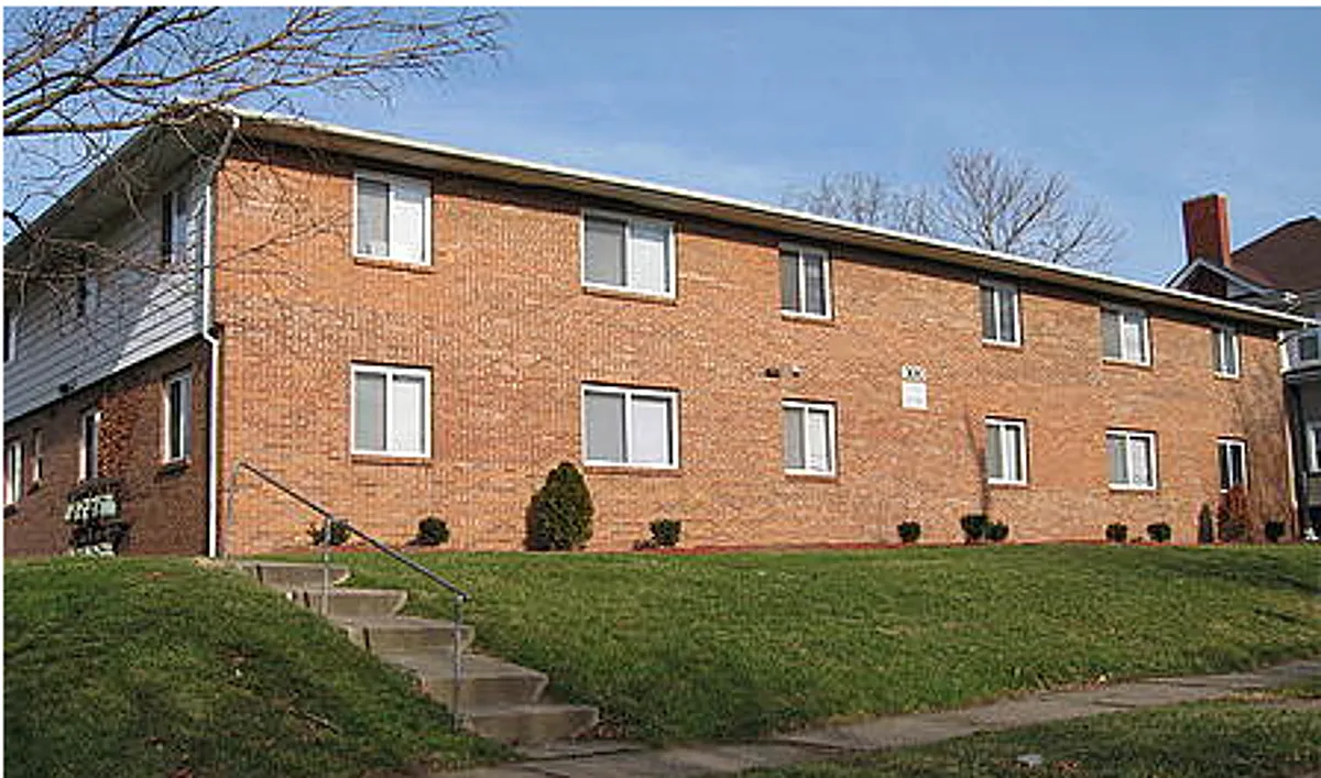 Building Photo - 300 E 16th Ave