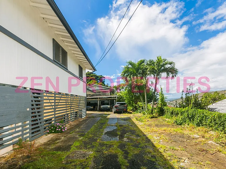 1555 Moani St — Photo 44