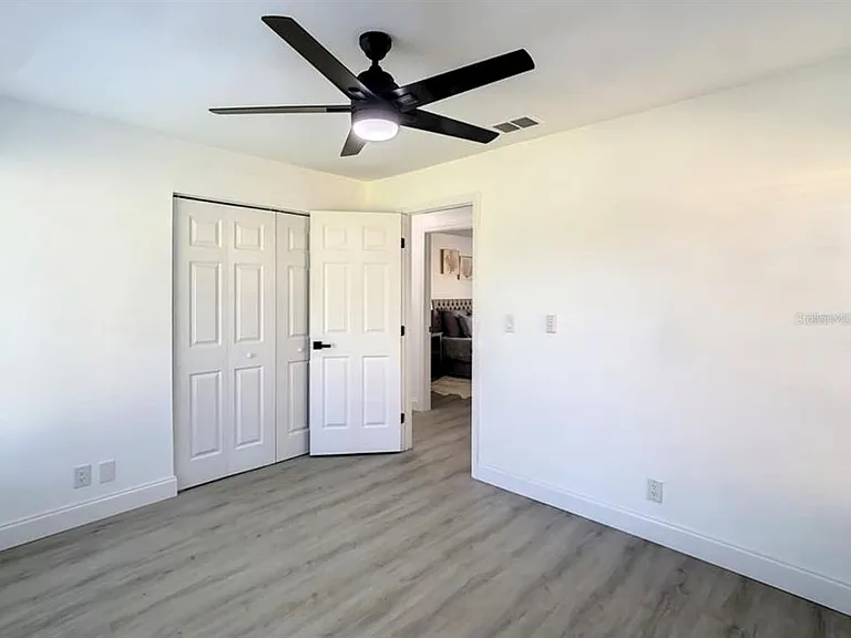 822 E Flag Ln — Photo 8