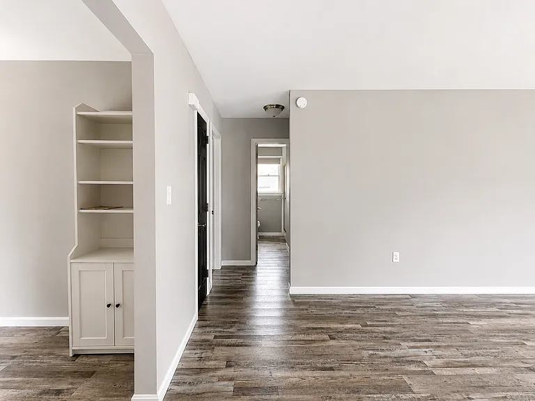 534 E New St — Photo 13