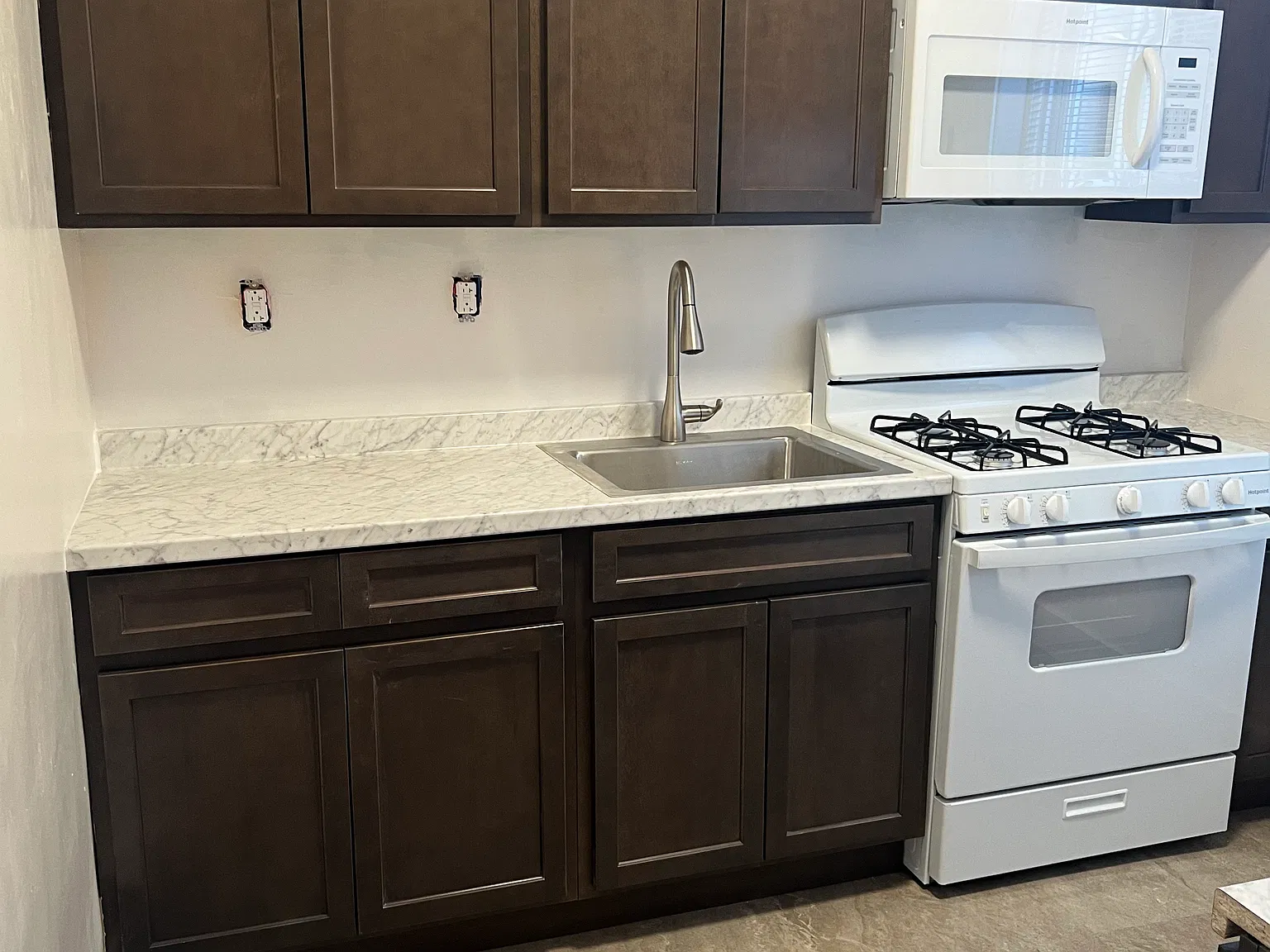 178 Kearny Ave — Photo 1