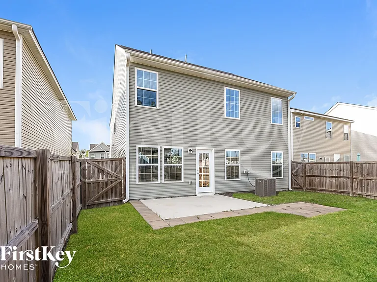 736 Redbud Ln — Photo 17