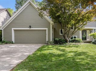 9113 W 115th Ter, Overland Park, KS 66210