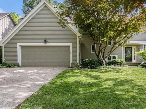 9113 W 115th Ter, Overland Park, KS 66210