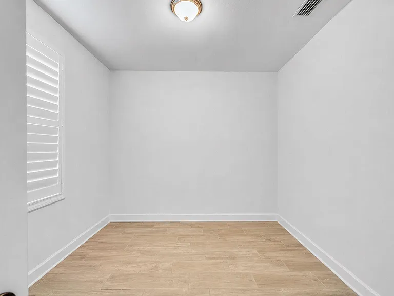 61 Oakley Ct — Photo 24