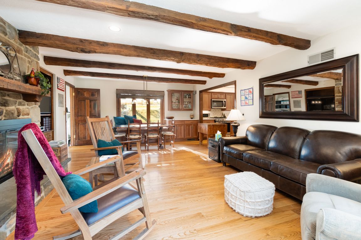 next background image