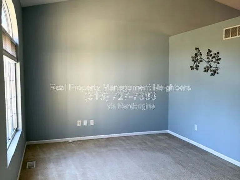 1636 Northbend Dr NE — Photo 27