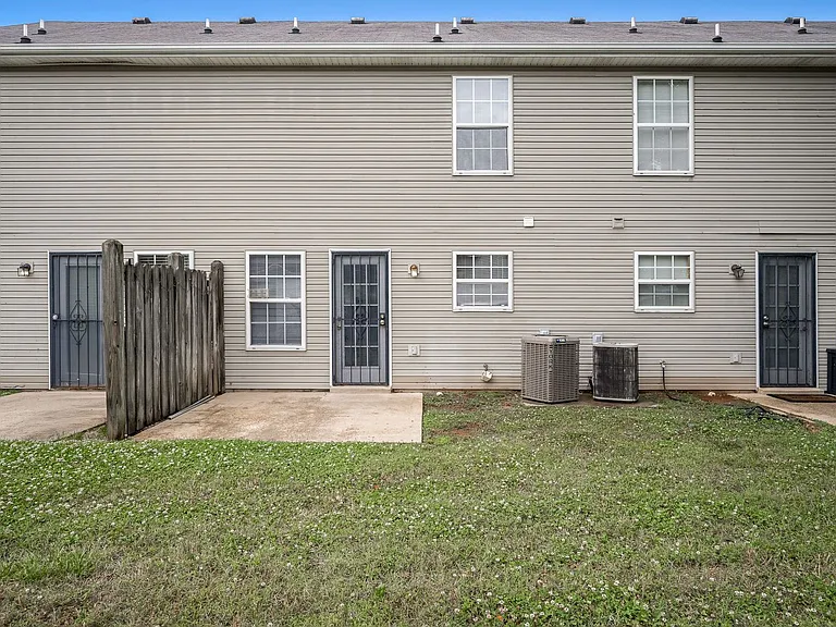 2312 Willowbrook Dr — Photo 23