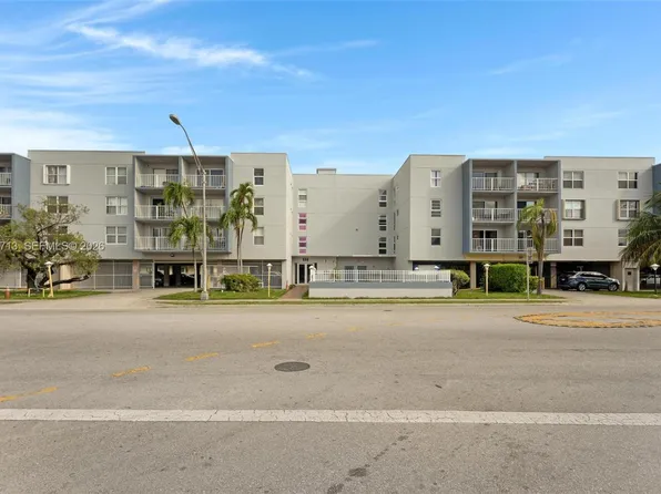 555 NE 123rd St, North Miami, FL