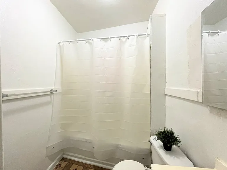 2749 Pestalozzi St #2E — Photo 8