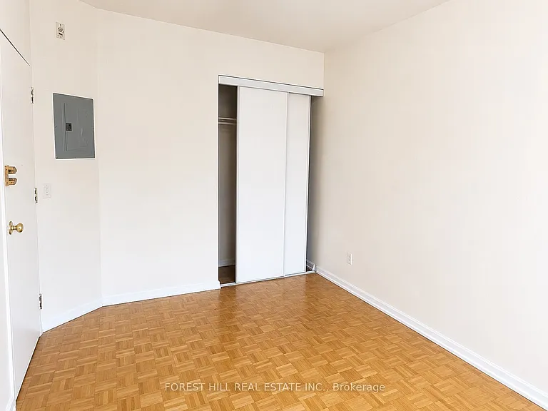 126 Dundas St E #202 — Photo 5