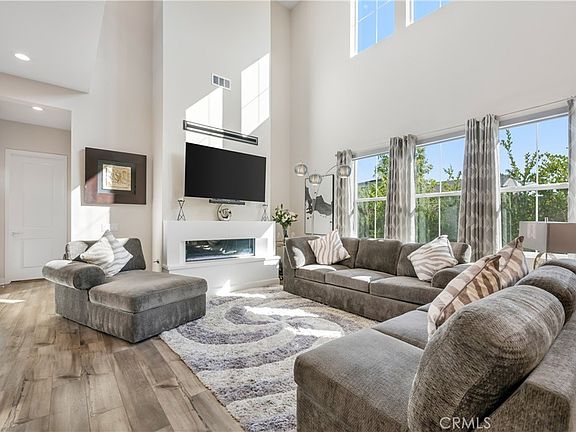 2nd image of 291 Fremont