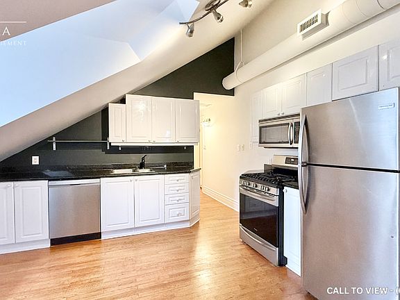 2nd image of 469 Palmerston Blvd #7