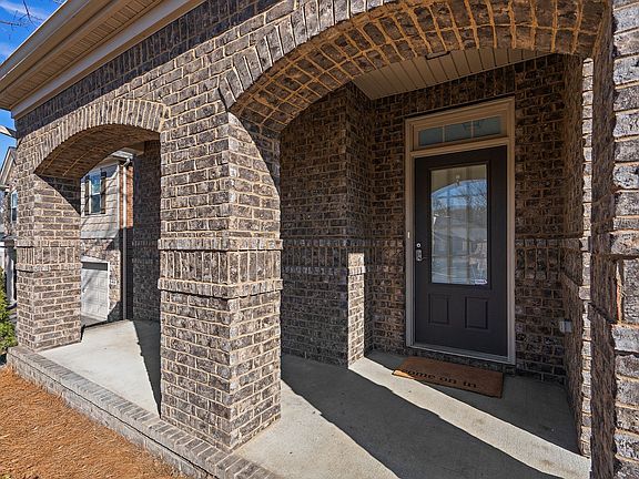 3rd image of 4002 Fairway Cir