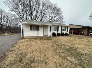 1735 Leaf Crest Dr, Hazelwood, MO 63042