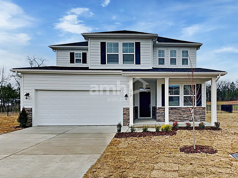 1357 Lomond Dr — Photo 1
