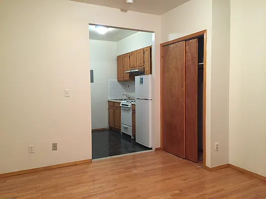 Rented by Natlane Equities | media 10