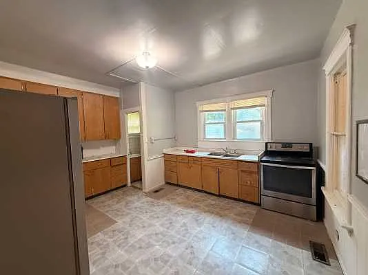 421 E Crosstown Pkwy — Photo 6