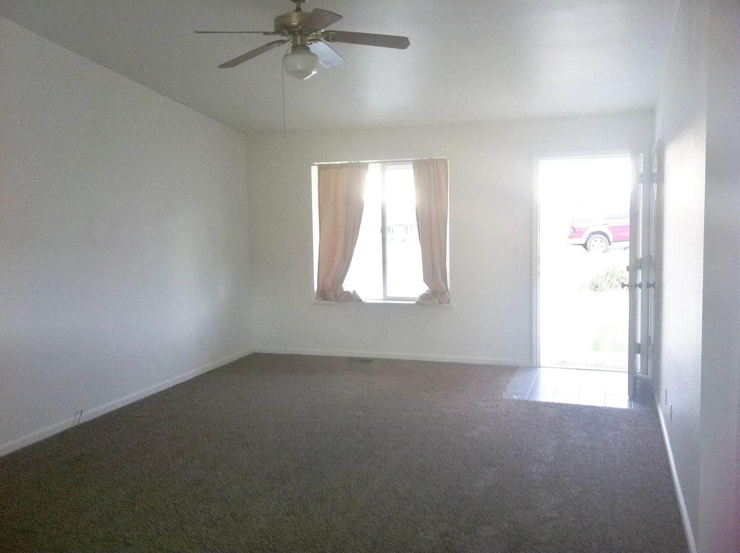401 Parkchester drive — Photo 2