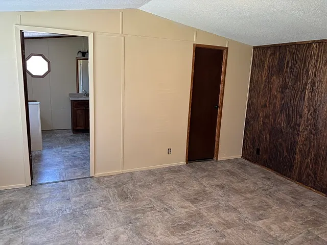 415 Hickory St — Photo 4