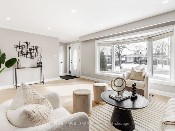 8 Welbeck Dr, Brampton, ON L6X 2L1