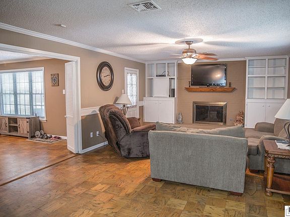 5th image of 129 Sunset Dr