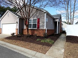 581 W Oaks Dr, Woodstock, GA 30188