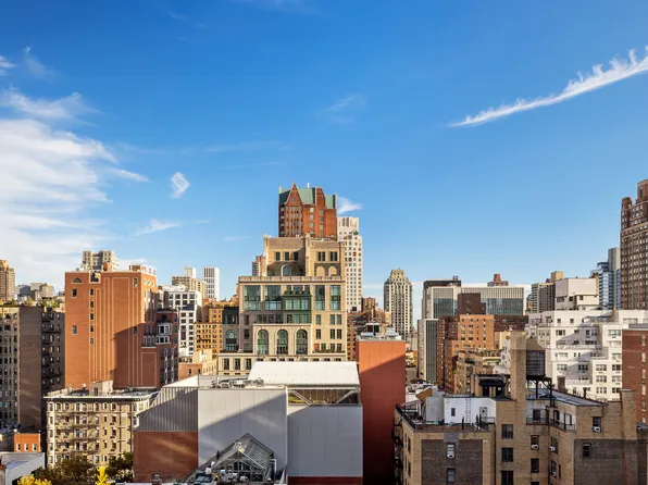 875 Park Avenue image 17 of 24