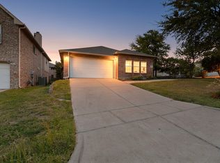 6525 Willow Oak Ct, Fort Worth, TX 76112