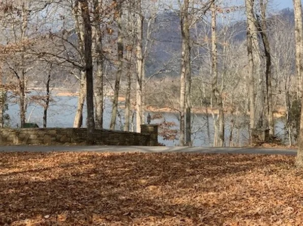 26 Stonecrest Cir, Hiawassee, GA 30546