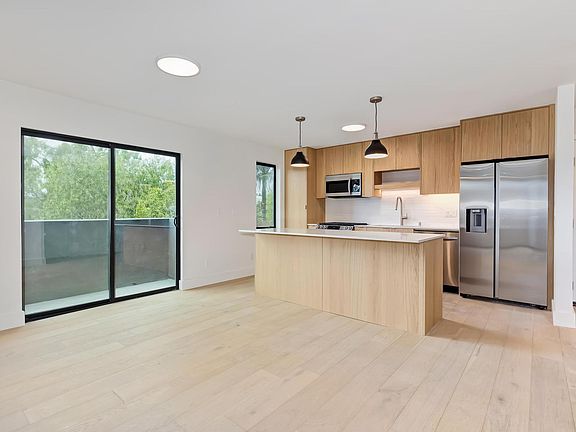 2nd image of 544 Rose Ave #1