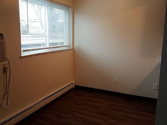 3rd image of 17805 Lake Shore Blvd APT 103