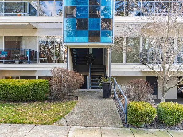 301 S Chestnut St APT 1, Spokane, WA 99201