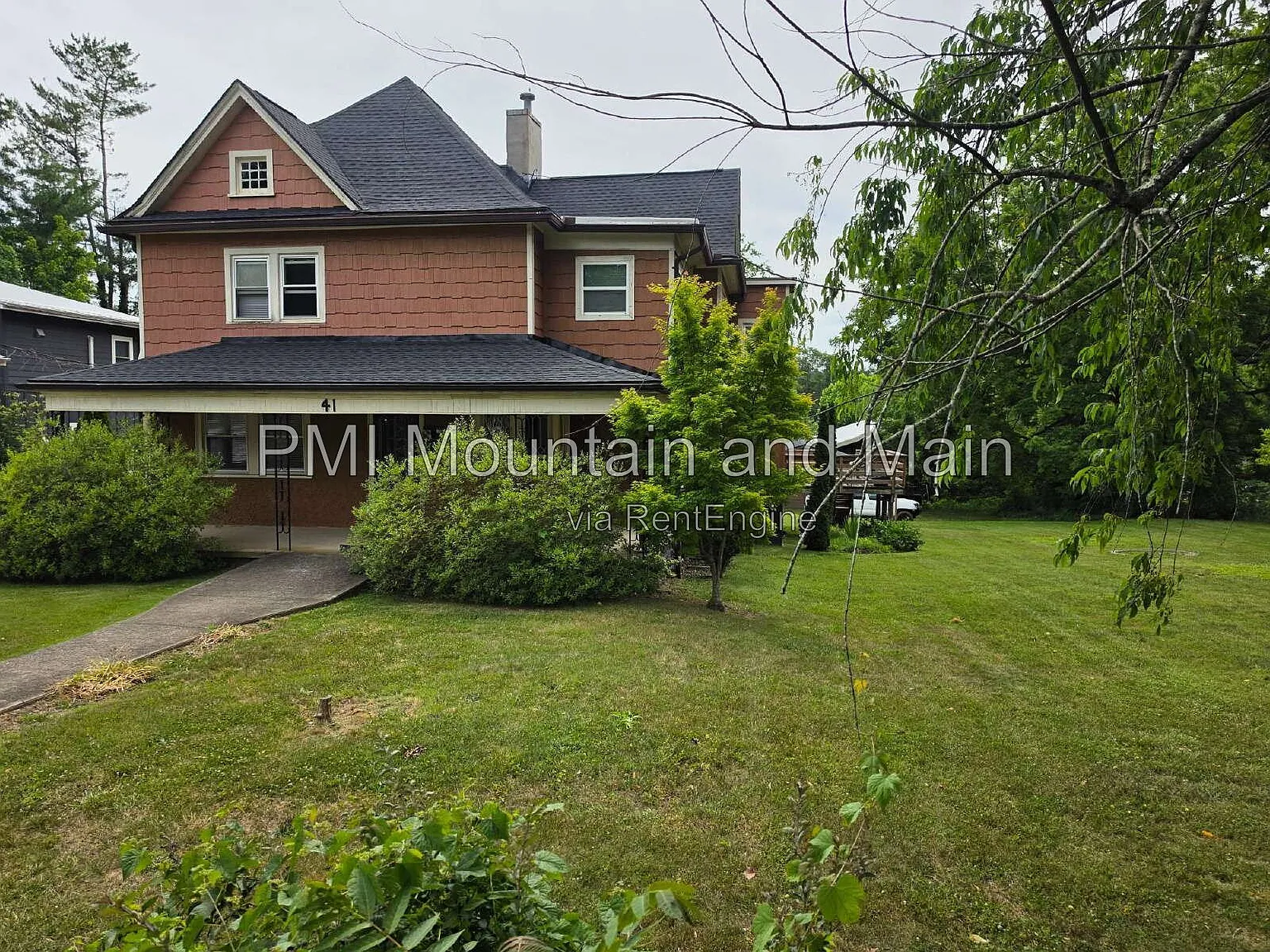 2 bed, 1.0 bath, $1,580 — Photo 2