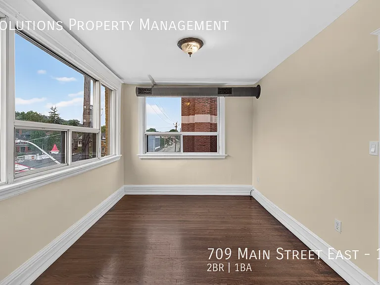 709 Main St E #11 — Photo 12