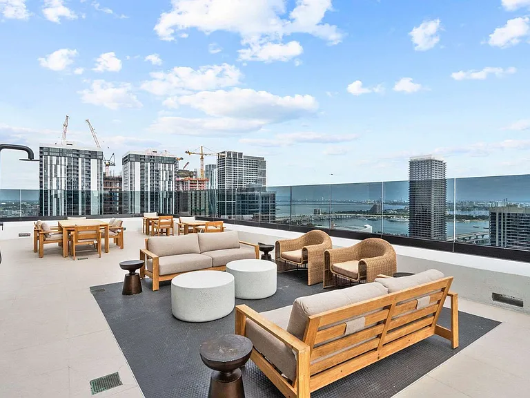 225 N Miami Ave #25-ID1380778P — Photo 21