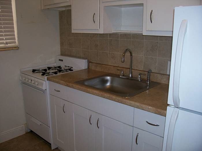 1st image of 901 7th St #5