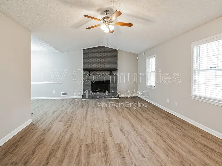 1605 Sugar Plum Dr SW — Photo 9