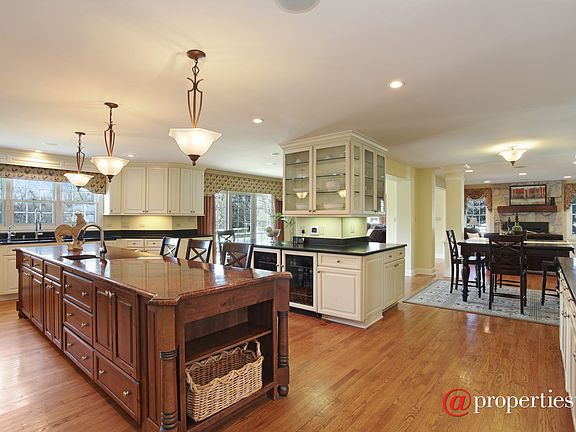 Kitchen / Breakfast Room