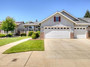 2671 Rall Ave, Clovis, CA 93611