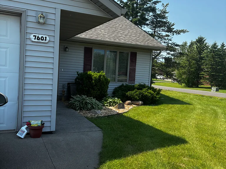 7601 John Ave — Photo 3