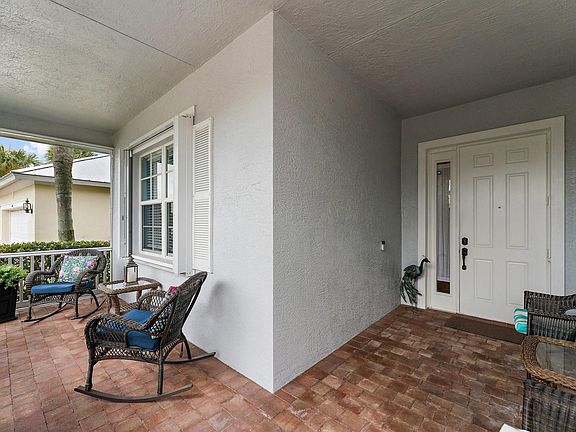 2nd image of 162 NW Willow Grove Avenue